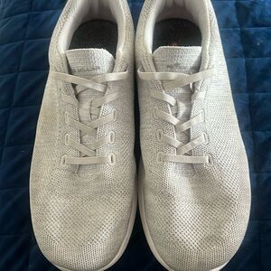 Peter Millar Men’s Hyperlight Glide Knit Shoes Size 11.5. Well loved.